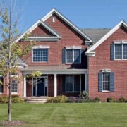 Ein EInfamilienhaus aus roten Backsteinen mit Garten - Der beste Preis für meine Immobilie