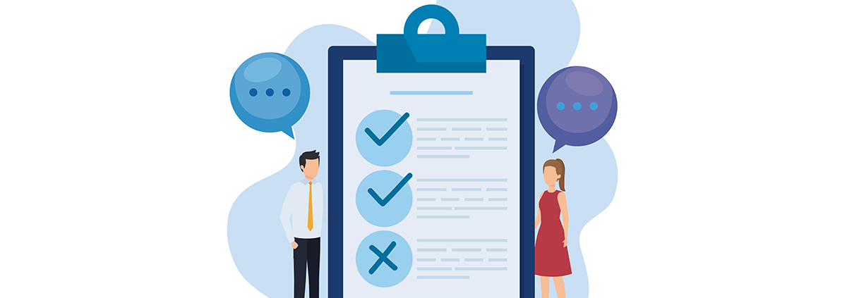 Collage aus Klembrett mit Liste und zwei Personen - Immobilienkauf nur mit Übergabeprotokoll